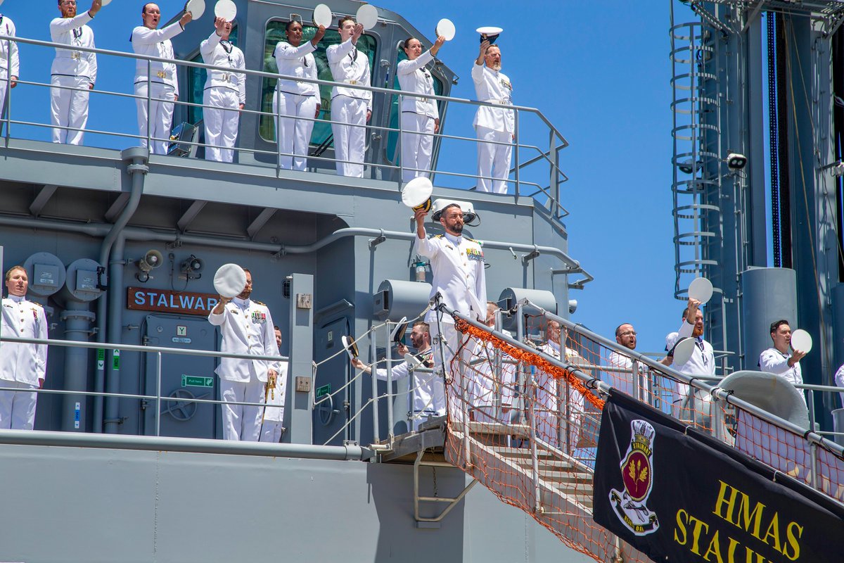Congratulations to the crew of newly commissioned #HMASStalwart. Best of luck with your integration into #Fleet. Our people are looking forward to seeing you at sea. 🇦🇺👏

📸: LSIS Richard Cordell, LSIS Ernesto Sanchez