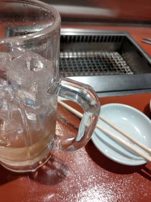 @san_pon 焼肉がつづくとなんかお肉の部位みたいにみえるw

おにくなう 