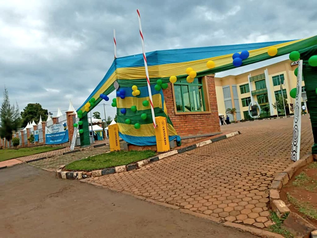 RwandaSouth's tweet photo. Ni ubukwe bw'amatora mu #Besamihigo ba @Kamonyi
#IterambereRirambye
@KayitesiAlice4 @gatjmv @parfaitbus @RwandaLocalGov https://t.co/E1HxISFMEj