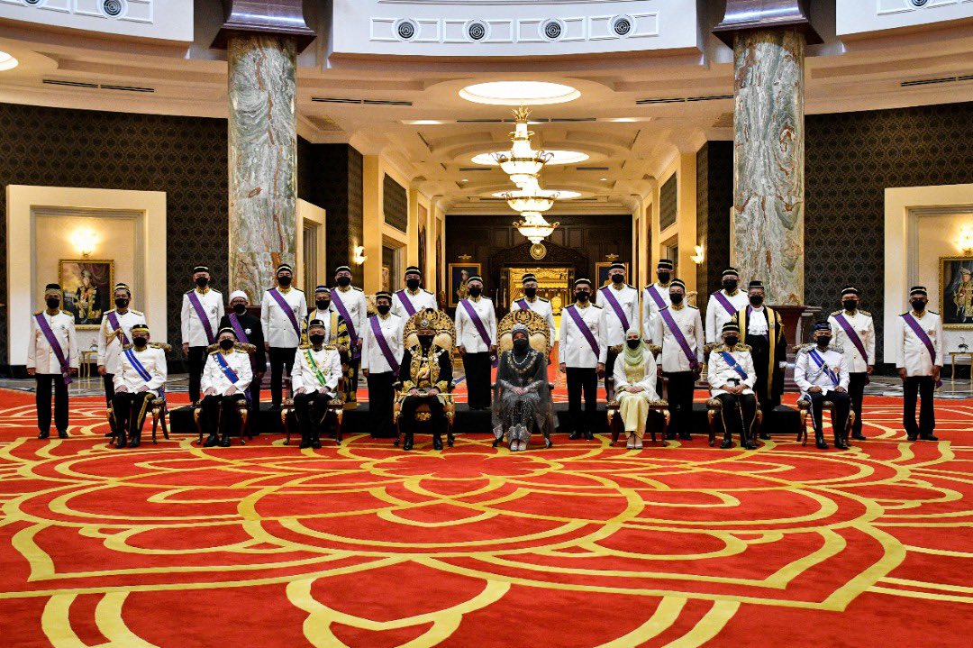 IsmailSabri60's tweet photo. Istiadat Menghadap dan Pengurniaan Darjah Kebesaran, Bintang dan Pingat Persekutuan 2021 bersempena Hari Keputeraan Rasmi Yang di-Pertuan Agong, Yang di-Pertuan Agong Al-Sultan Abdullah Ri’ayatuddin Al-Mustafa Billah Shah.. https://t.co/Nqi0Qqwzlw
