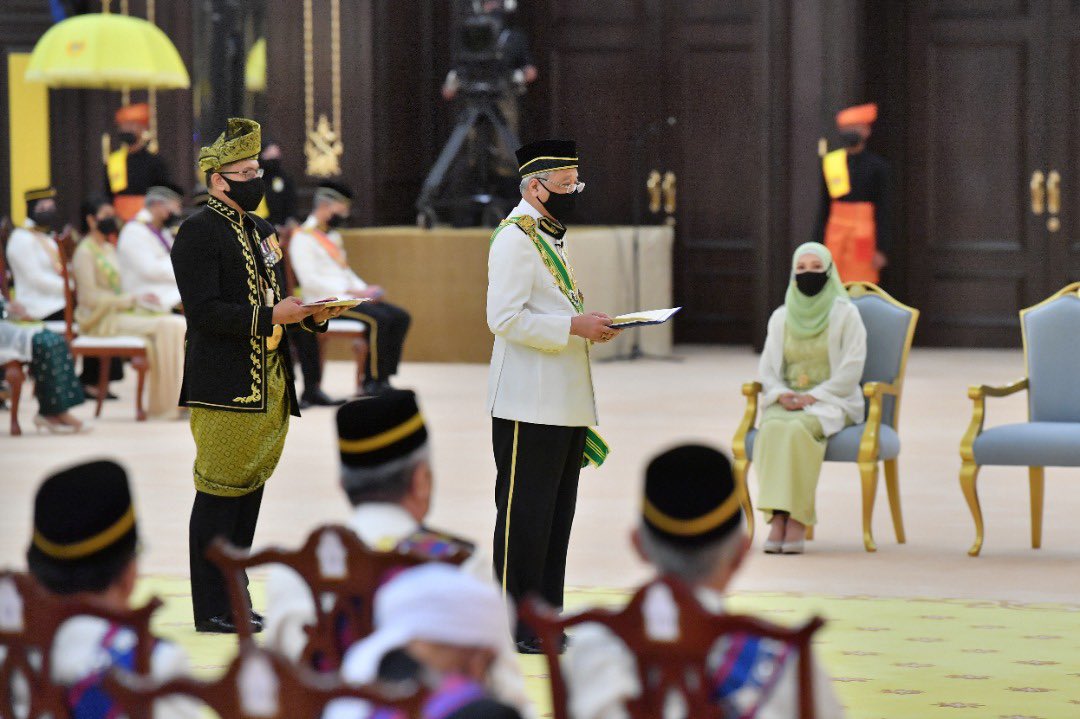 IsmailSabri60's tweet photo. Istiadat Menghadap dan Pengurniaan Darjah Kebesaran, Bintang dan Pingat Persekutuan 2021 bersempena Hari Keputeraan Rasmi Yang di-Pertuan Agong, Yang di-Pertuan Agong Al-Sultan Abdullah Ri’ayatuddin Al-Mustafa Billah Shah.. https://t.co/Nqi0Qqwzlw