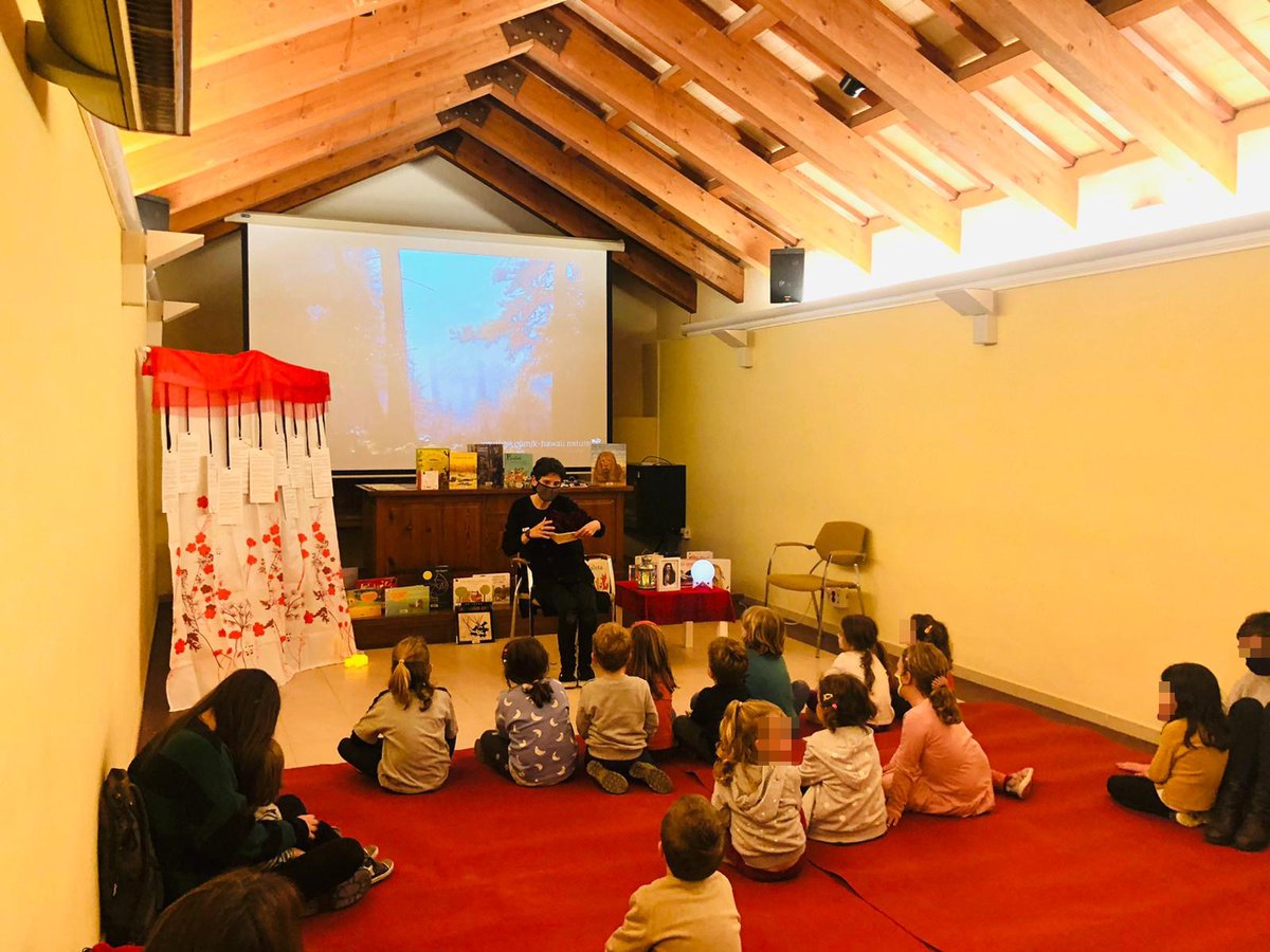 BibJoanMargarit's tweet photo. Moltes gràcies per la vostra participació al #LaboratoriDeLectura "Les faules de La Fontaine" 🦁🐇🐸 a càrrec de @ohcontes
👧✍️👦
Fins la propera!
#BJM #SantJust #quèfemalesbiblios #bibliosBLLN #bibliotequesXBM #faules #LaFontaine https://t.co/8UCT6Yb6sG