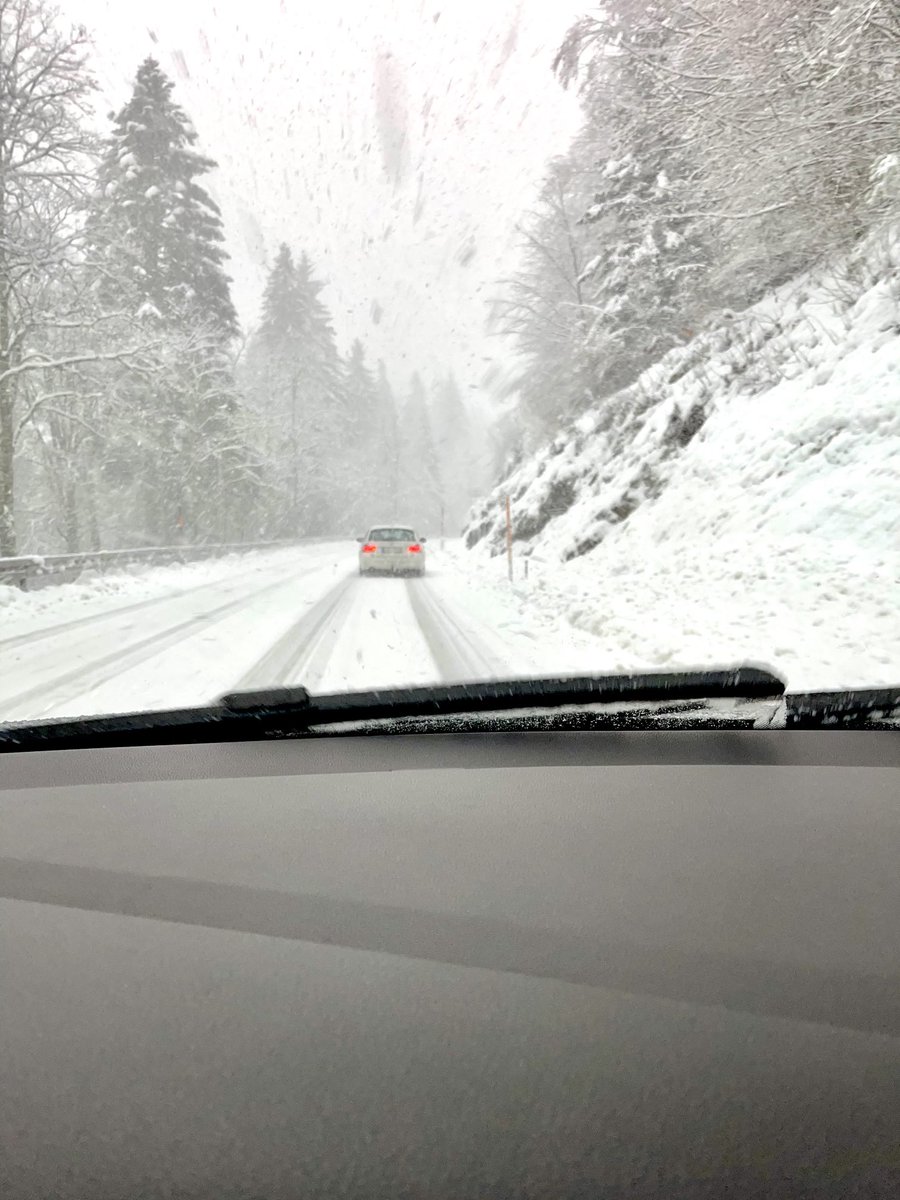 Ich fahre immer so schnell wie erlaubt ist. Ich kenne mein Auto und bin ein sehr guter Fahrer. Da ist noch nie was passiert.

Das ist meine persönliche Entscheidung. Meine Freiheit. Respektiert das. Und glaubt mir doch endlich: Ich hab alles im Griff!!1!

#corona #diewellereiten