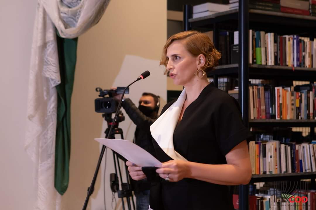 CODalbania's tweet photo. 1/3
Në bashkëpunim me Fondacionin “Benetton”, u hap dje në #COD ekspozita “Parallel 42 – A Circle of Humanity”, me praninë e Kryeministrit Edi Rama, Drejtorit të koleksionit “Imago Mundi”, ambasadorëve dhe sigurisht artistëve e kuratorëve të cilët e bënë të mundur këtë ekspozitë. https://t.co/kF5yzOBcLw