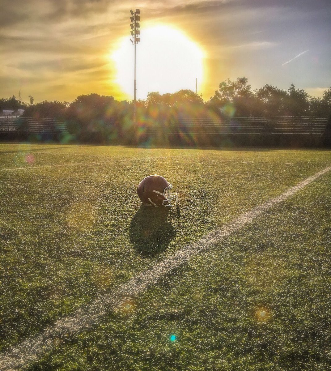 AguilasIPN's tweet photo. Hoy termina la espera, por fin saldremos al campo para luchar con Honor, por la Gloria de nuestros colores y para honrar la Memoria de todos los seres queridos.
GAME DAY 🏈

#ÁguilasBlancasGloria 🆎🦅 https://t.co/nUMfovt7Ia