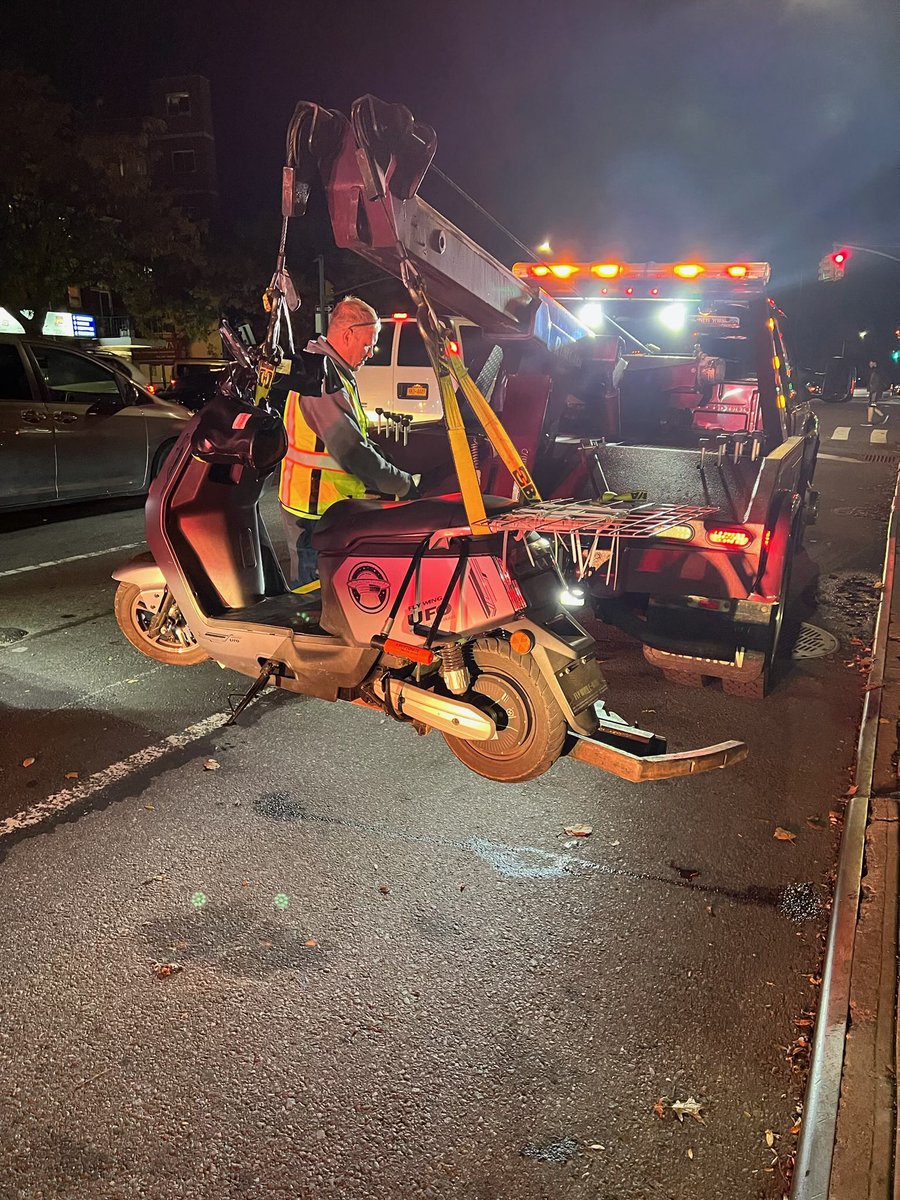 NYPD109Pct's tweet photo. When the operator Failed to Yield to a pedestrian almost striking a bicyclist on College Point Blvd & Maple Ave, our Highway Safety Unit summons them & removed this illegal E-Bike from our streets. Great Job by all! #visionzero #failedtoyield @NYPDQueensNorth @NYPDTransport https://t.co/3ZpFc3YEwD
