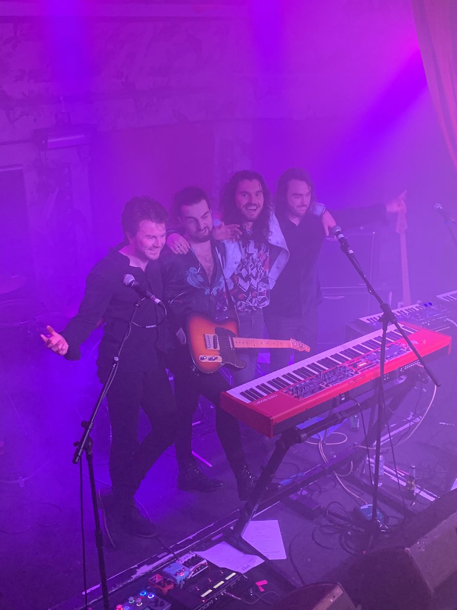 About last night!! A gig, two years in the making. How it started 👉 how it ended. #Manchester - thank you so much 🐝 Ant, Dan, Dave &amp; Drew 💙