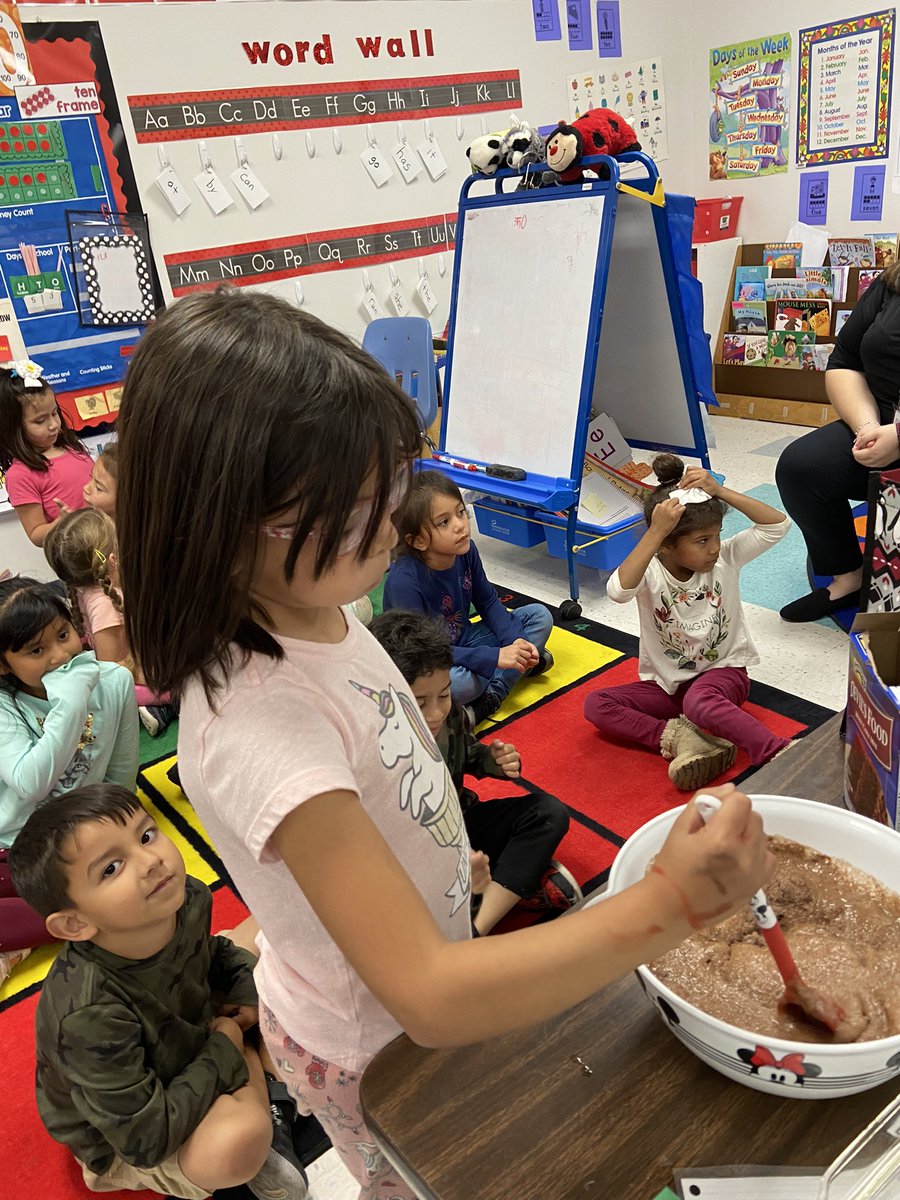 JeniferWells16's tweet photo. My kindergarten kids @JeffersonAveES read the fable The Little Red Hen this week and learned that hard work pays off. They all helped me make our cake and they all got to help me eat it! Fun Friday rocks!! https://t.co/FfNXJiVsR3