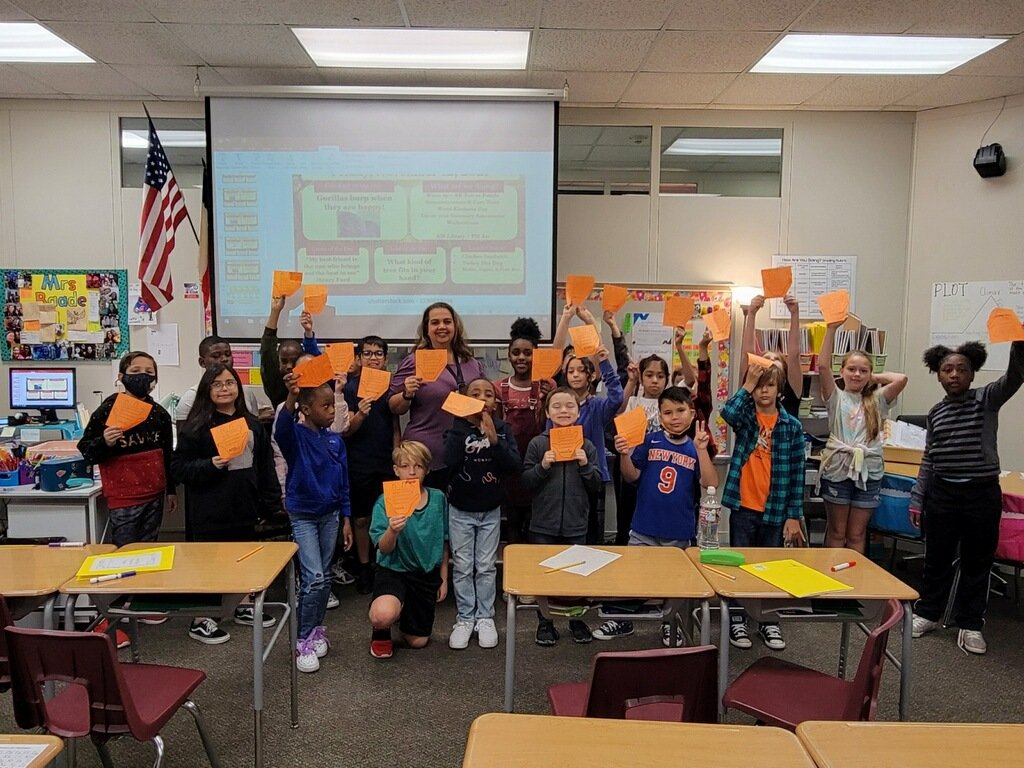 Oaks4th's tweet photo. Our #4thgraders had great conversations about kindness for our #noplaceforhate lesson. We read #eachkindness & took time to reflect. We then talked about #fredrogers for #WorldKindnessDay . Morning #caretime really helps us have a safe space & creates a community.@HumbleISD_OE https://t.co/mfMUi0SVWy