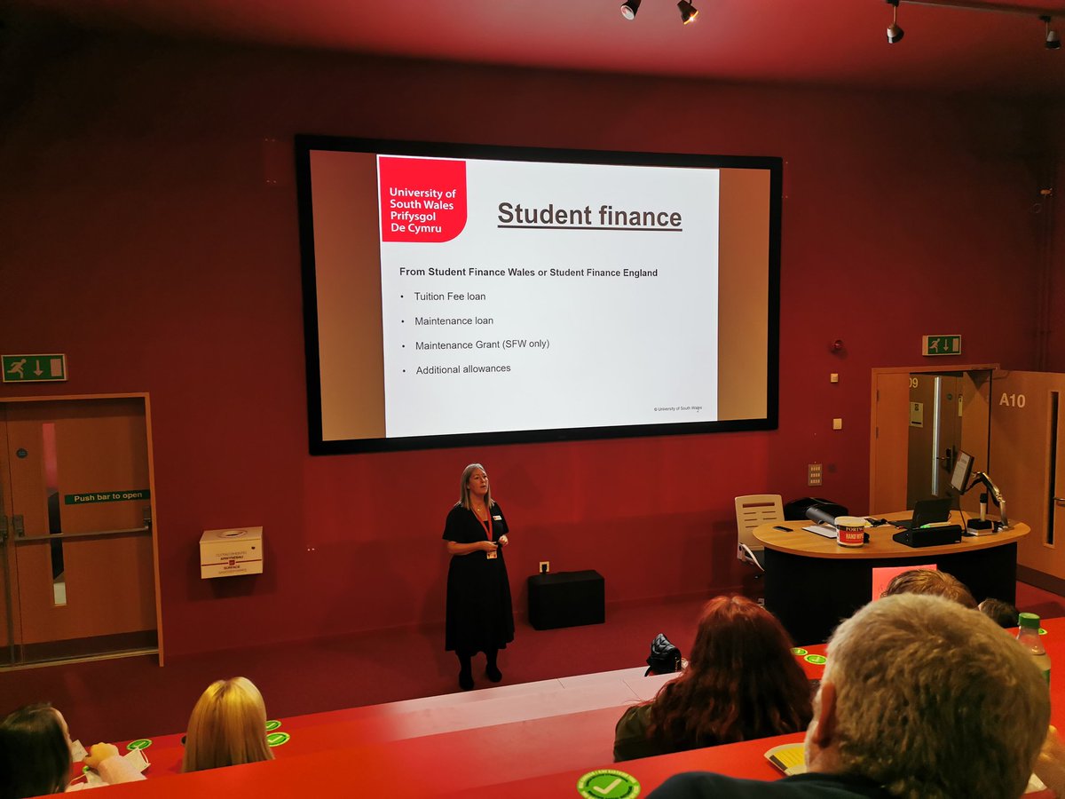 sharanjohnstone's tweet photo. Staff mode this morning delivering an Open Day session to our wonderful Cyber and Computing visitors. Parent mode this afternoon and watching a really helpful information session on student finance from the fabulous Rebecca from our @USW_SCL team. 👏 https://t.co/heQ2VCuYsq