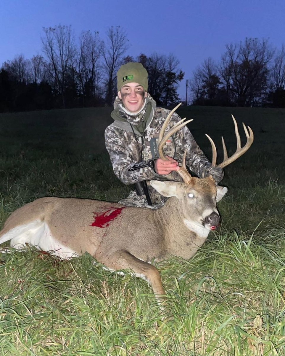OUTDChannel's tweet photo. "I took this #buck this past week during a cold snap in Metamora, Illinois on a field edge," said Aidan G. "I called him in from across the field using my Extinguisher call, he came within 20 yards and I double lunged him. He dropped at 50 yards."
#BuckDown #DeerHunt #DeerTag https://t.co/RIBbCwrJ6Y