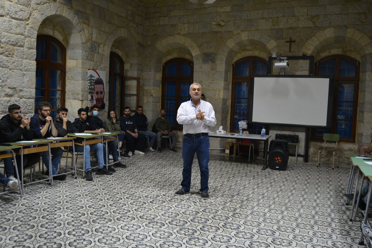lfsa_lu's tweet photo. افتتحت دائرة الجامعة اللبنانية خلوتها السّنوية لكوادر الخلايا في الكليات في دير عين ورقة - غوسطا، تحت عنوان "التزام مستمر". https://t.co/PqEMr1e0qE