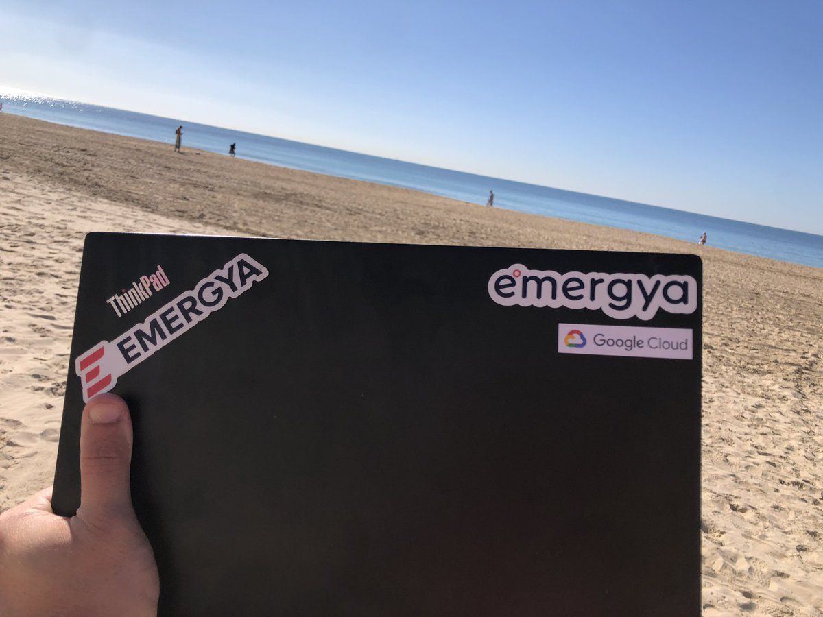 agomezmoron's tweet image. La inspiración para revisar y retocar sesiones del @csmd_UPO sobre @googlecloud se encuentra en cualquier sitio pero, a 21 grados y con sol, se potencia más 🚀 #csmdv1