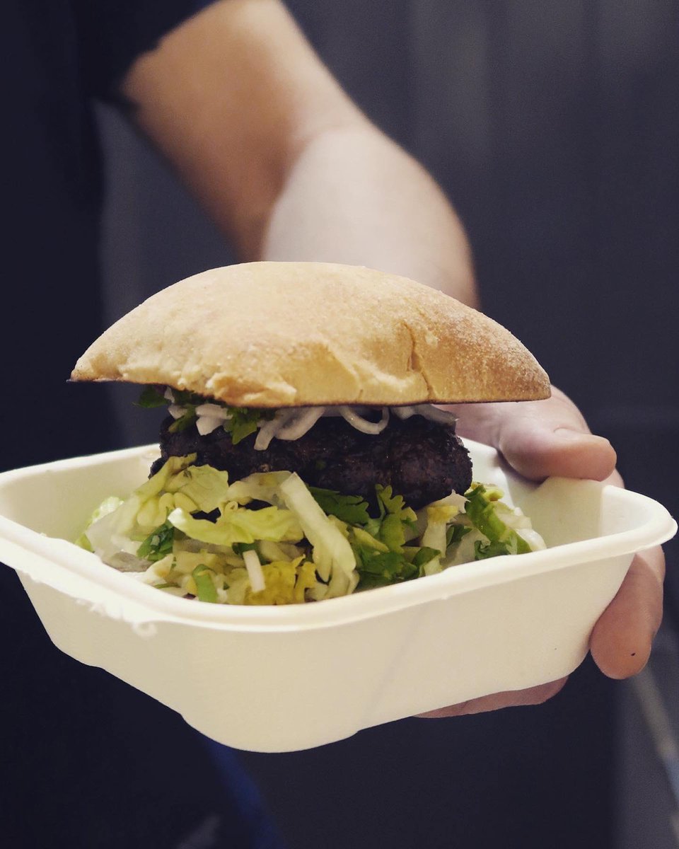 CampervanTap's tweet photo. We are excited to have Euan from Lemon Squzzy Food Truck serving some amazing bites all day today at Campervan Taproom. 

To book your table see link in a bio 👈🏽 https://t.co/AYag5MuOeE