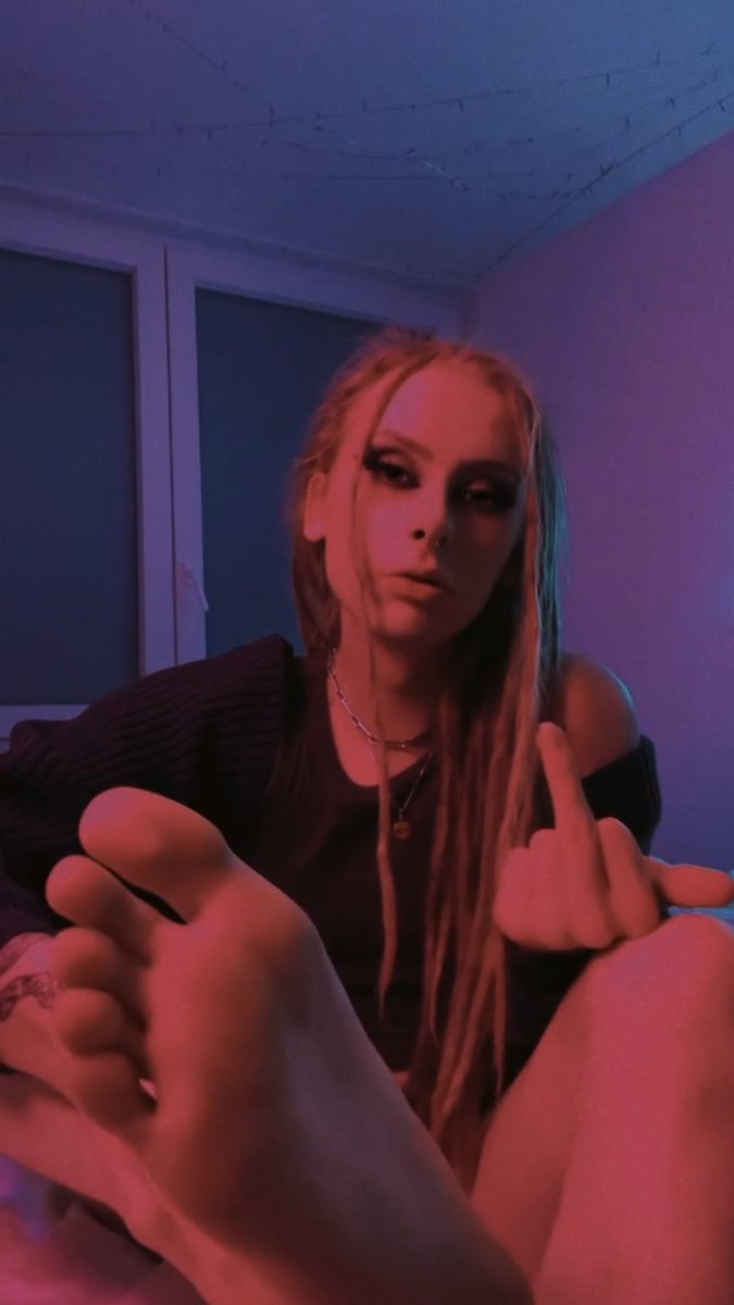 Ein simples „Gut gemacht“ von mir bedeutet dir mehr als dein Gehalt. Und genau deswegen sendest du und sendest und sendest immer wieder 🤑

goddess•paypig•humanatm•mistress•tribute•findomme•finsub•cashslave•femdom