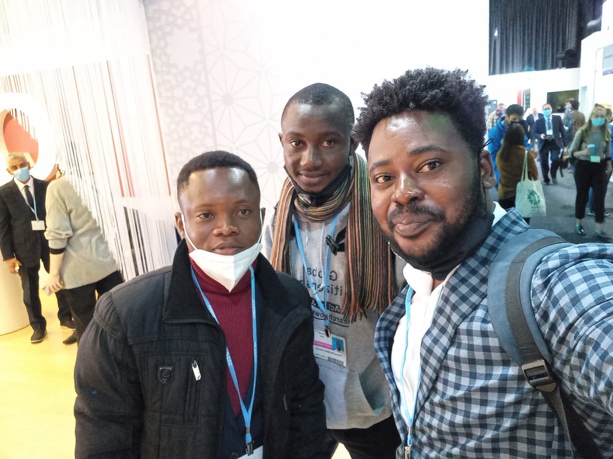 ecolotriporg's tweet photo. Relever des défis plus grands et se faire entendre à l'international, c'est aussi ce que nous apprenons à la #WeekEco.

Nous sommes fiers de @kevinossah @rachadsanoussi,  et @pierre_adelin qui ont représenté leurs pays le Togo, le Bénin  et l'Haiti, cette année à la #COP26
  💚 https://t.co/IhlhHoZHcV