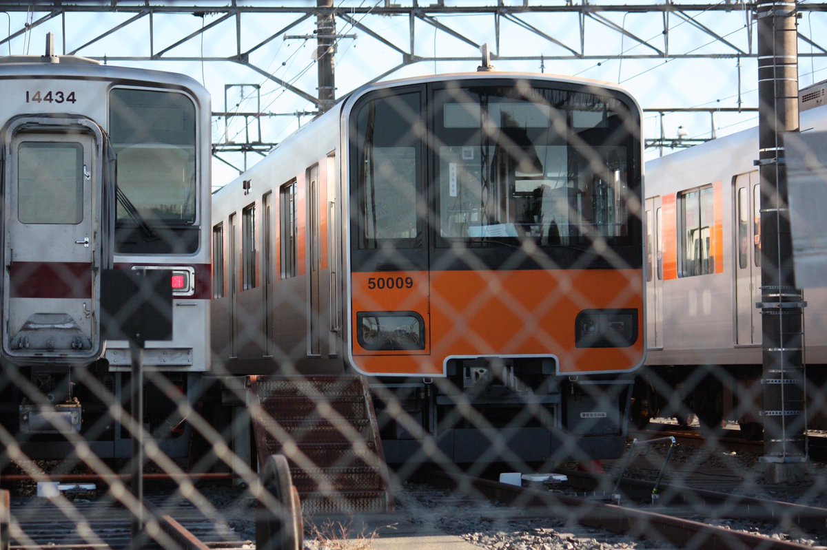 TOQ_sustina's tweet photo. #南栗橋車両管区
今日はまず南栗橋に行ってきました
モーター試験中の #東京メトロ #13000系 #13144F が止まってました！笑
ほかにも #31403F も止まっていてなかなか賑やかでした笑笑
↓に #北館林 の東京メトロ 8000系 #8103F のツイートします！ https://t.co/FJ0WGA5rqu