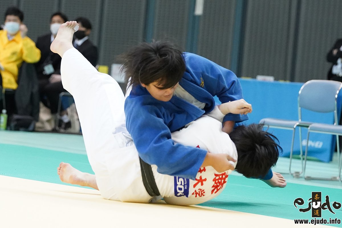 eJudo's tweet photo. 【ニュース】皇學館大が初優勝、エース上林山未来の得点力光る／2021年度全日本学生柔道優勝大会女子3人制

※準々決勝以降の対戦詳細を付しています
https://t.co/RbRELl6mhB https://t.co/wOSfpkvBj0