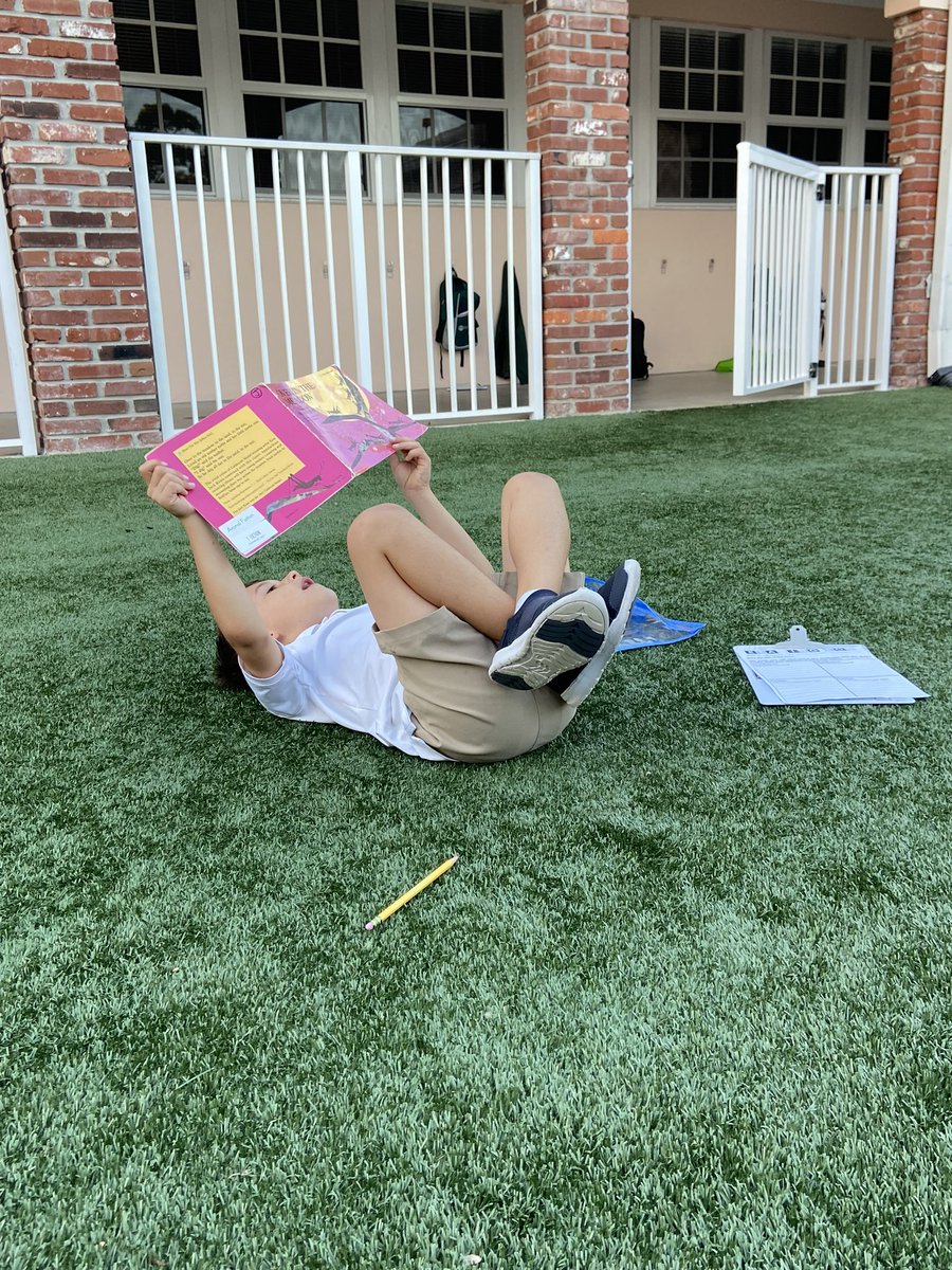 PineCrestAux's tweet photo. 🎵 Winter, Spring, Summer, or Fall🎵
• Earlier this week we enjoyed some fall weather.
• Ss drew pictures to reflect the change of seasons.
• Homework Club took place outside on the playground. #PCReading
What’s you favorite season?
❄️🌷☀️🍁
#PCExtendedDay #PCAfterSchool https://t.co/B53Vs0R0JA
