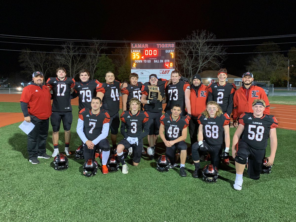 LamarTigersFB's tweet photo. Waking up with that District Championship feeling!!! What a great group of leaders in this photo!! #BrotherhoodStrong🏈🐅 https://t.co/ACE6LrM7IG