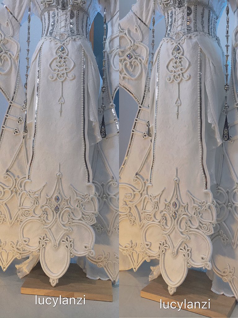 lucylanzi's tweet photo. #cosplay 
scissors crown ：Alice' white dress
Original illustration：Thores柴本先生

I'm so happy to finish another set of Alice's clothes!
The white pattern is made of more than 100 meters of nylon rope.
It's a huge workload！ https://t.co/9zfvCjngxM