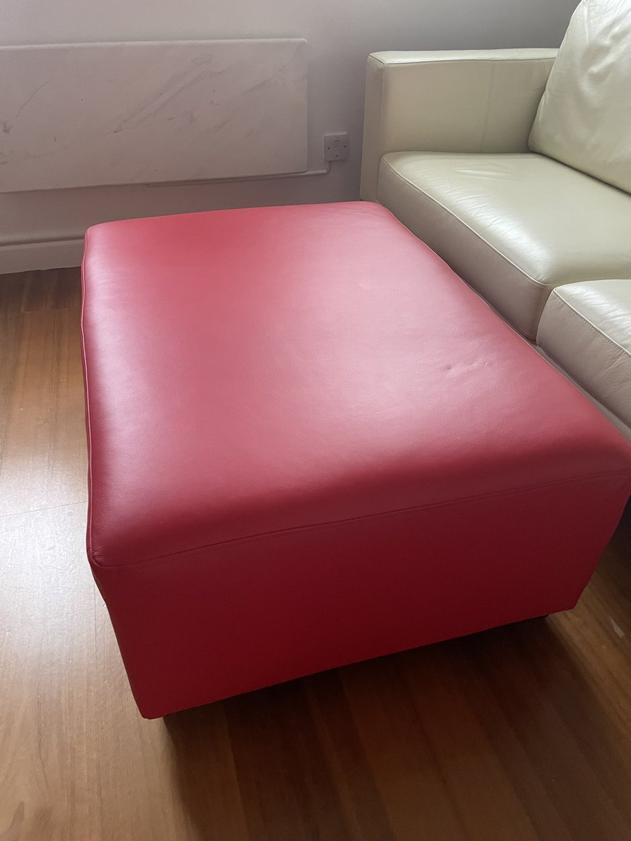 montecarlopete's tweet photo. @soapachu Yep, they reupholstered my worn old footstool, did a good job https://t.co/w4OBaSKo04