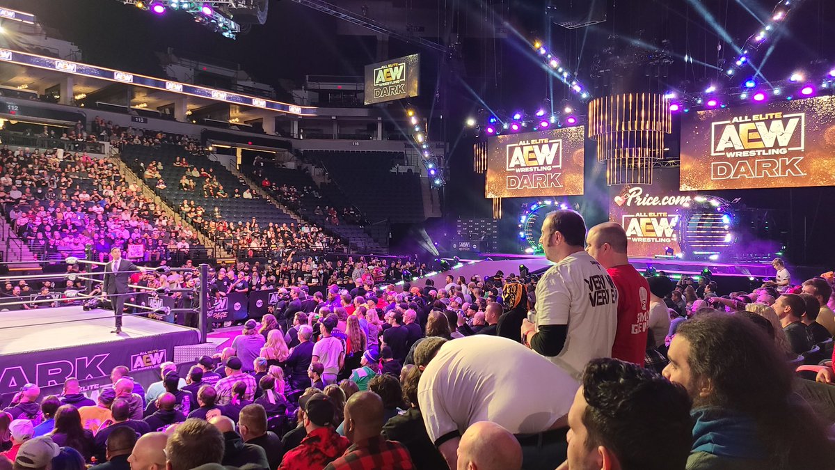 TommyStryker's tweet photo. Had a great time at #AEWRampage last night! Can't wait for #AEWFullGear tonight! https://t.co/Hvd7aGbUZL