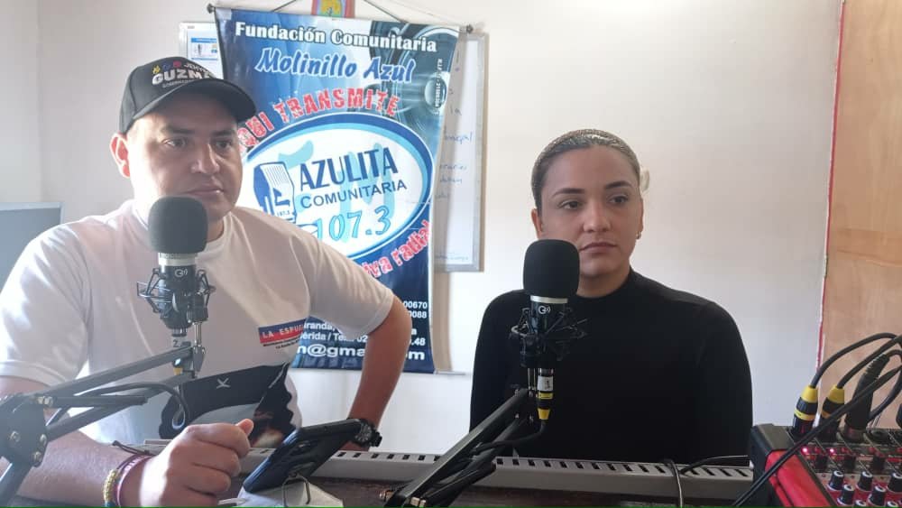 Circuito2Merida's tweet photo. #EnFotos | De la mano con candidatos de la Patria @JCHAVARRIPSUV y @sima_sr el pueblo venezolano conseguirá las herramientas para vencer las amarras de la guerra económica y hacer de Venezuela un país próspero
#VenezuelaTieneConQué 
#MeridaTieneConQue

@NicolasMaduro 
@dcabellor https://t.co/o6dbfKZye7