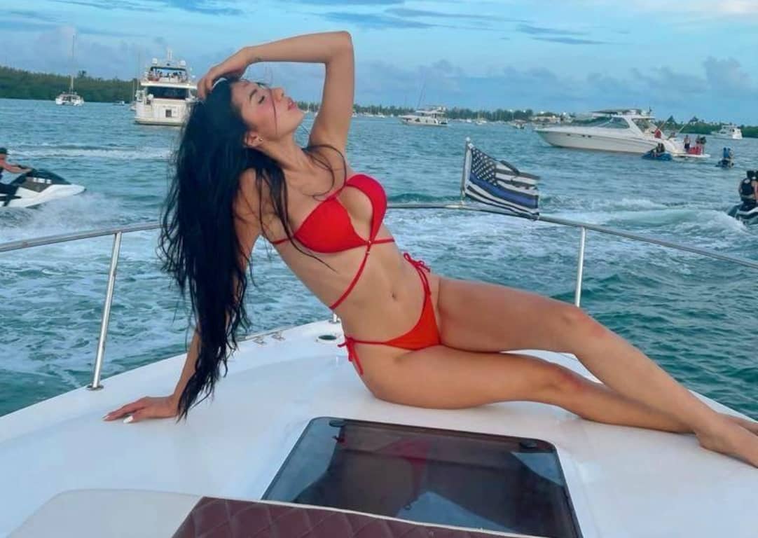 305waves's tweet photo. This is the life you really deserve and you can have it here in 305 Waves🌊 
Contact us (305) 430 5902
.
.
.
#305waves #yacht #miamirides #sealover #family #friends #miamiboatrentals #charters #renta #rentaboatmiami #boatrentals #miamistadium #haulovernudebeach #sandbarmiami https://t.co/syoumpsz2U