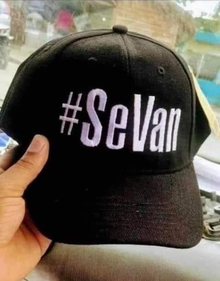 drhsalazar's tweet photo. ¡Buenos días! ¿Cual sería la reacción de los dominicanos, si los Estados Unidos busca dentro de sus hospitales y expulsa a las embarazadas, que de forma ilegal, y con visas de turista, viajan a ese país para tener hijos “americanos”?.
¡Cuántos locos viejos con un cargo! #SeVan https://t.co/9hYw7Px450