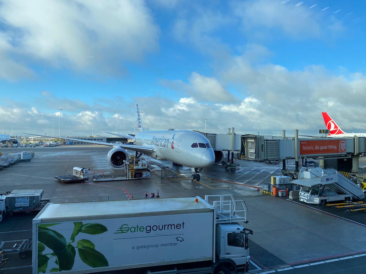 Spotrack_'s tweet photo. We are back to trade shows! 🙌🏼🙌🏼 today its Technical Director Adam's turn - LDI here we come...

#LDI2021 #spotrack #alwaysontarget #alwaysspoton #lighting #avtweeps https://t.co/jjgJ65zxVq