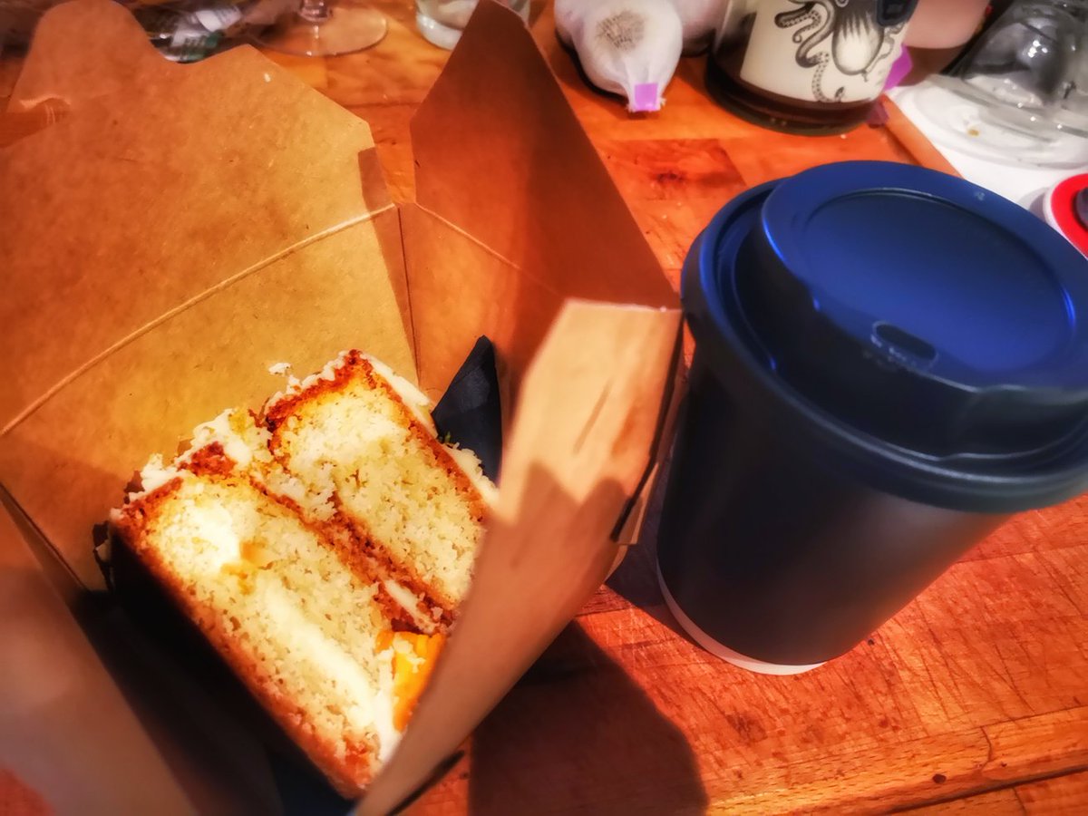 Delicious Coconut,lime+ mango cake from <a href="/LovelocksC/">LovelocksCoffeeShop</a> 🤤🤤coffee is 💯! #fit