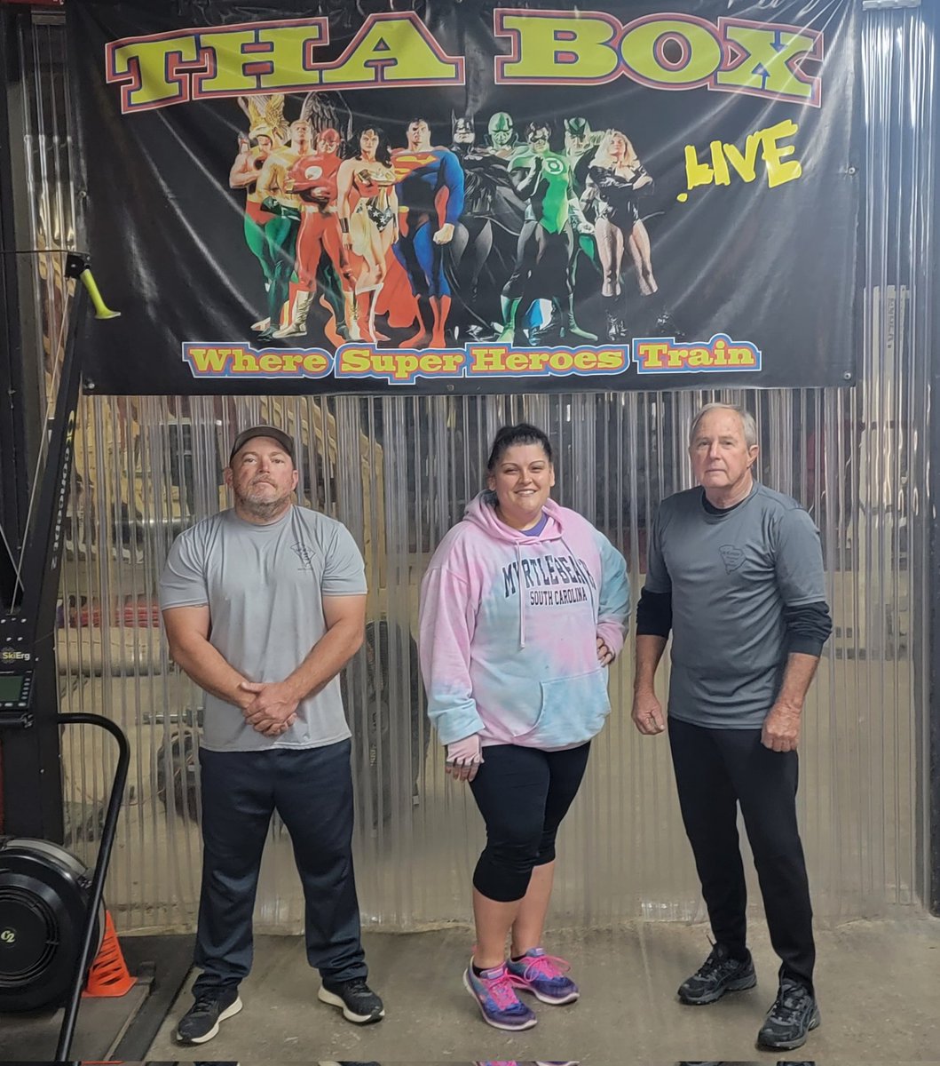 daviddeberry's tweet photo. TheyGotTheirs💯HowWillYouGetYours🤔💥💥💥@#ThaBox #OFFTHACHAINFITNESSLLC #ThaBoxWhereHeroesTrain #WhereEveryoneTrains #WhereMotivationLives #AlwaysForward #WithGreatPower #WutEvaItTakes https://t.co/jJYB2xXNeA
