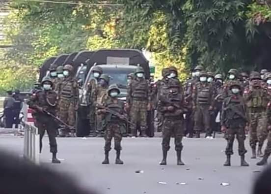 စစ်ကောင်စီရဲ့ ဥပဒေမဲ့ပြုလုပ်နေ
တာတွေကို UNတို့ကမ္ဘာ့အဖွဲ့စည်း
တို့က ဘယ်လောက်ထိ ခွင့်ပြုပေး
နေဦးမှာလဲ။