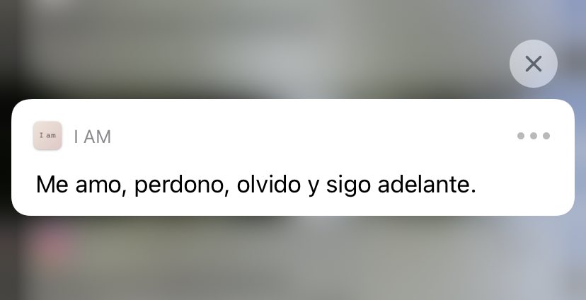 viky_urbinach's tweet photo. Mi celular a las 8am: https://t.co/BxUxh1Mbrf