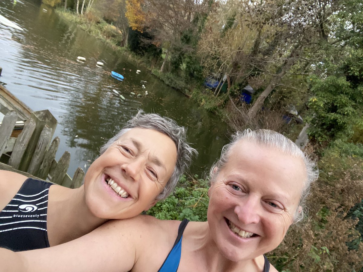 GraeaeJennyS's tweet photo. #SunriseSwimmer protest swim to#EndSewagePollution https://t.co/uraRZPPFBg