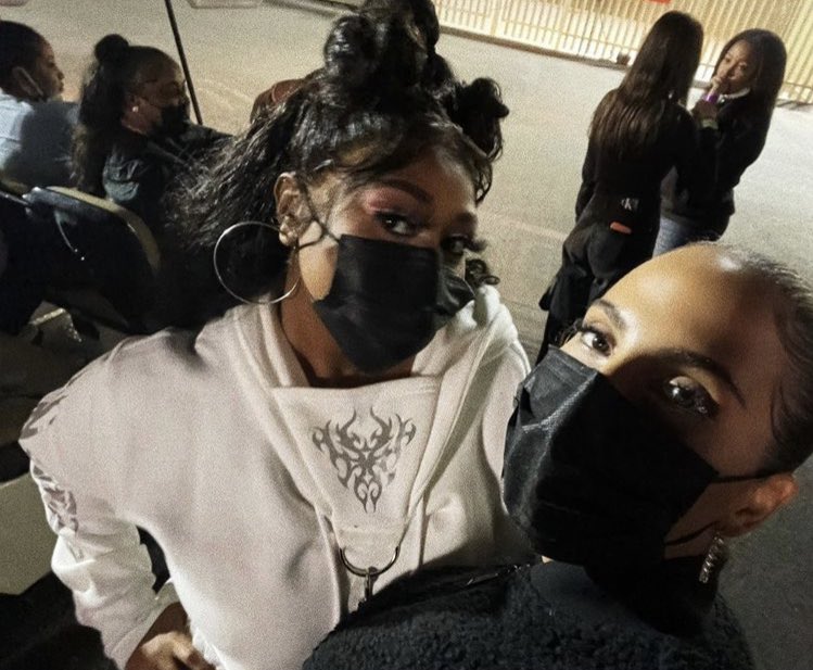 borderlinevinyl's tweet photo. AHHHHH SNOH AALEGRA AND JAZMINE SULLIVAN https://t.co/8FLDHQlx0S