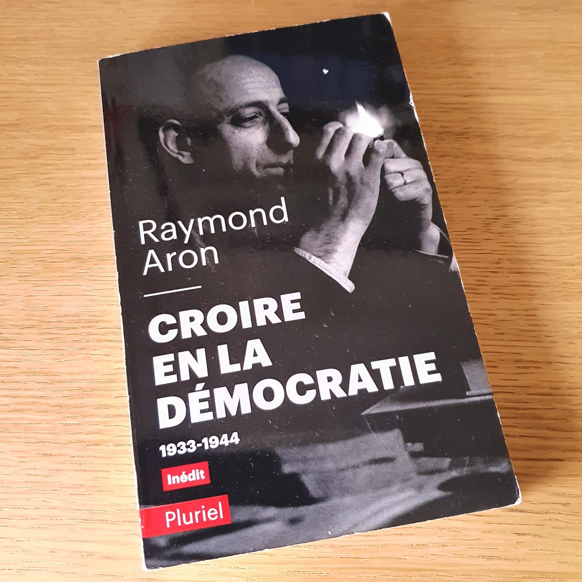 "Face à des régimes qui déclarent que la force est la seule raison, face à des régimes qui affirment qu'ils sont héroïques et que les démocraties sont lâches, il me paraît dérisoire de parler perpétuellement de pacifisme,