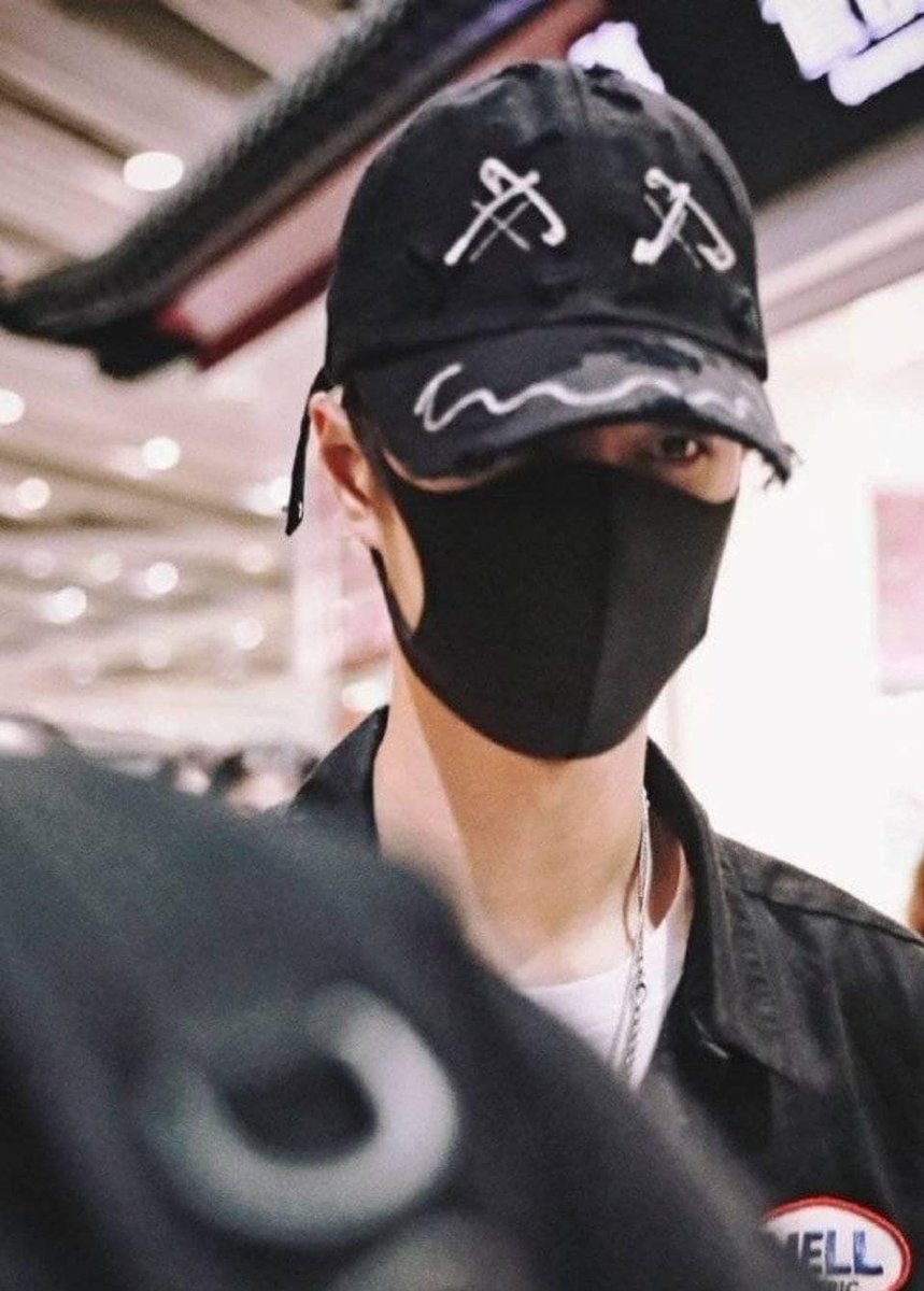 LVLT959197's tweet photo. Đây là ai 😅 ? ? ?
#BJYX #YIZHAN #lvlt_95 #BJYX #BJYXSZD #BJYXSZD𓆉 #BoZhan #TTL #cp95
@LVLT959197 https://t.co/8EGqW8kXo1