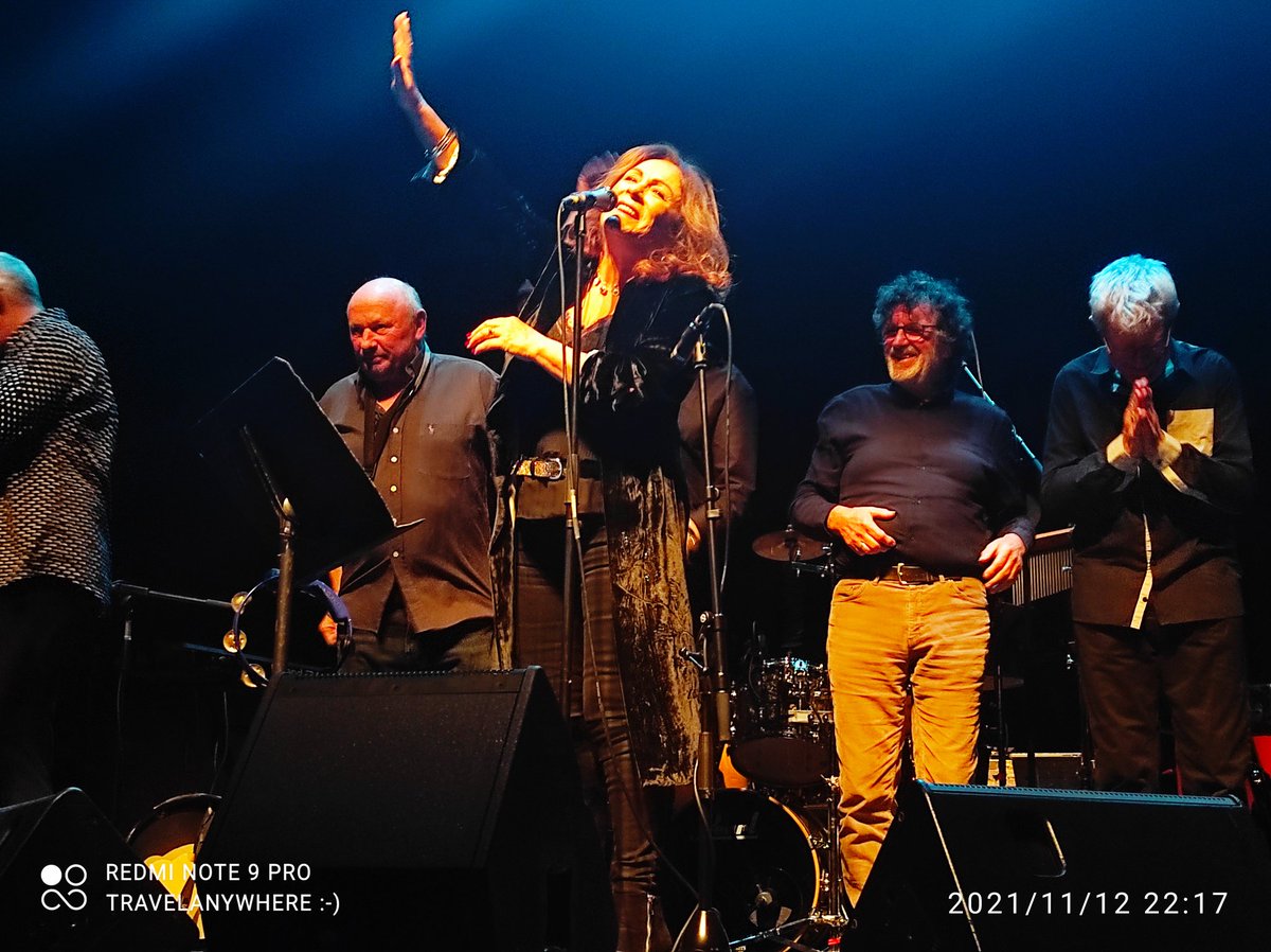 Beautiful night last night with @MaryBlackSinger in Town Hall Galway