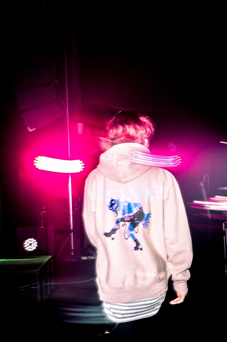 TatsuCrossfaith's tweet photo. 👽2021 Species X Hoodie👽
⁡
販売開始しました！
俺が着用してるのはLサイズです🕺 少しでも参考になれば✌️
⁡
⁡ちなみに今回からPaidyってコンビニ決済出来るシステムが導入されました📢
https://t.co/PLJuThvYuj

photo @takeshiyao https://t.co/LEs4YZzBRi