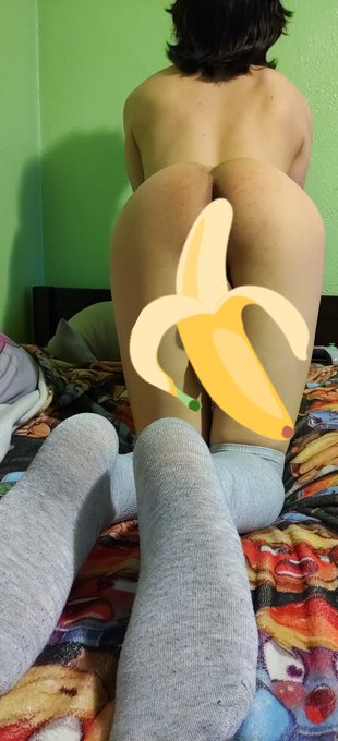 Please.. stick it in ? https://t.co/b1ZUJUD51l