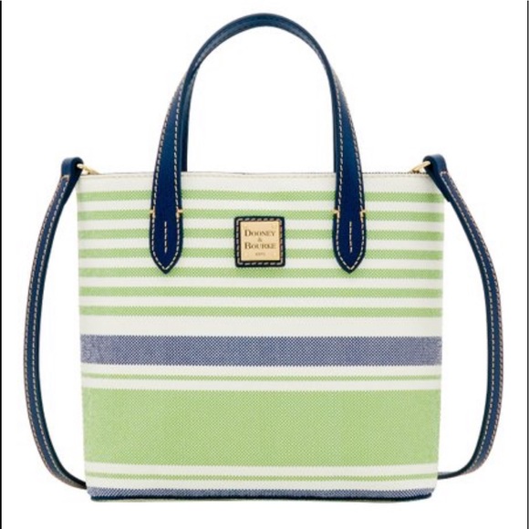 MandiMelton5's tweet photo. So good I had to share! Check out all the items I'm loving on @Poshmarkapp from @starwisher04 #poshmark #fashion #style #shopmycloset #fragrantjewels #dooneybourke: https://t.co/tvG6Wtuhm1 https://t.co/wBi2juqXyM