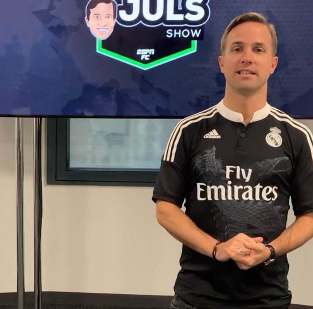 The_Kitsman's tweet photo. 🇫🇷 @LaurensJulien loves a football shirt #OneOfTheGang ✊

📷 Via: @classicshirts https://t.co/gRxQSxWiQQ
