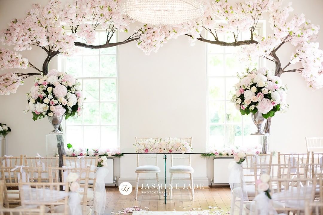 Our #blossomtreearch a stunning backdrop for Rea &amp; Tommy's #wedding at @thatamazingplace 
#photo @jasminejadephotography
#weddingbackdrop #weddingstyling #weddingceremony #weddinglove #weddingday #weddingflowerideas #weddings #weddingdaylove #weddingdaychat #weddingplanning