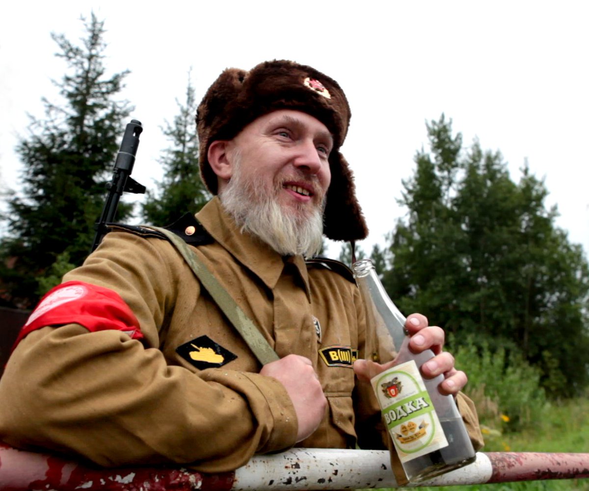 cannibal_bonner's tweet photo. ВИА предлагает выпить за здоровье Каца! Хэппибёздейтую! Здоровья, грантов, бороды! https://t.co/nayTJteiXj