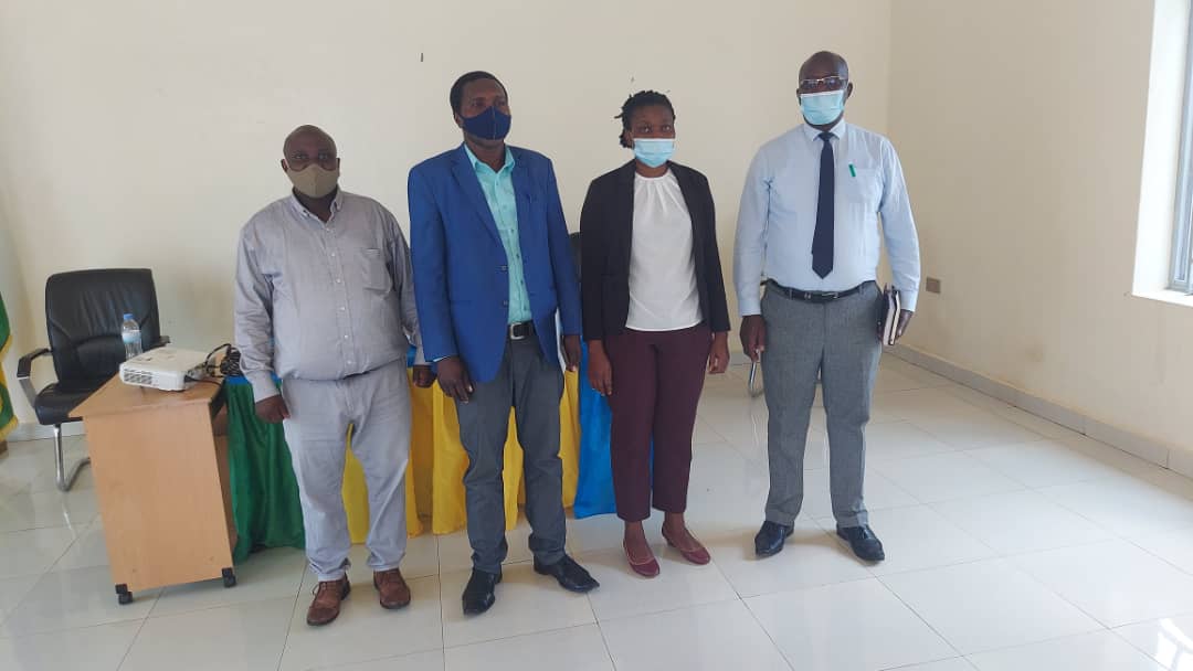 Muri <a href="/SectorKigali1/">@Kigali Sector</a> hasojwe umuhango w'Ihererekanyabubasha hagati y'Inama Njyanama icyuye igihe,  n'Inama njyanama yatowe. E/S w'umurenge <a href="/NTIRUSHWAChris4/">NTIRUSHWA Christophe</a> yashimiye abajyanama basoje manda,abagezaho icyemezo cy'Ishimwe 
<a href="/Nyarugenge/">Nyarugenge District</a>
<a href="/CityofKigali/">City of Kigali</a>
<a href="/RwandaLocalGov/">Ministry of Local Government | Rwanda</a> 
<a href="/EmmyNGABONZIZA1/">Emmy NGABONZIZA</a>