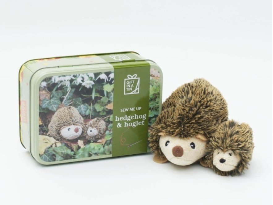gardenerscottag's tweet photo. Sew Your Own Hedgehog and Hoglet in a Tin. Contents: Mother and baby #hedgehog bodies, stuffing, plastic needle, thread and instructions. Age 6+
#Christmas #applestopears #firsttmaster
https://t.co/iqtSF094Qc https://t.co/WGfYnSQUvl