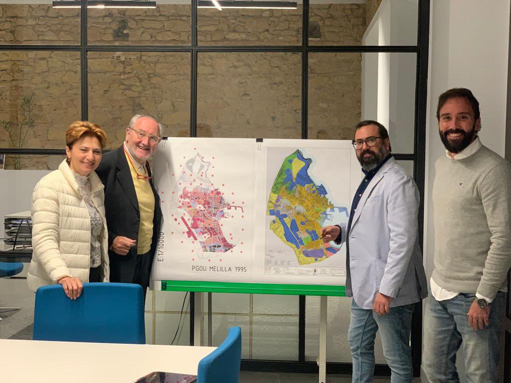 nexo52's tweet photo. Intensa e interesante la reunión que mantuvieron ayer en nuestro estudio el presidente estatal de los Agentes de Propiedad Inmobiliaria de España @gdueloescritor con varios de nuestros arquitectos. Explorando nuevas oportunidades en un enclave privilegiado como #Melilla https://t.co/fxX3kyl0Jp