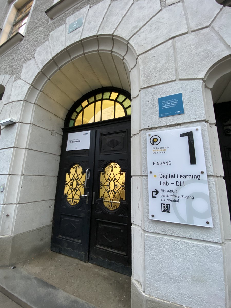 dikola_mlu's tweet photo. Ebenfalls am 2. Tag gab es für unser Team die Möglichkeit, das Digital Learning Lab der MS St. Leonard kennenzulernen. Aus ehem. 3 Klassenzimmern wurde ein Lern- u. Experimentierraum geschaffen, der flexibles Lernen auch durch die räumlichen Gestaltung unterstützt. #DiCoTe
!B https://t.co/2nyh10dqAi